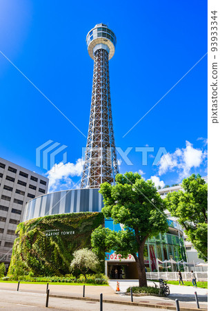 Yokohama Marine Tower Vertical composition 93933344
