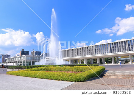 [Hiroshima Prefecture] Autumn Hiroshima Peace Memorial Museum Main Building 93933598