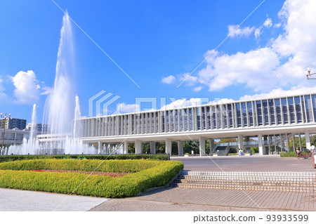 [Hiroshima Prefecture] Autumn Hiroshima Peace Memorial Museum Main Building 93933599