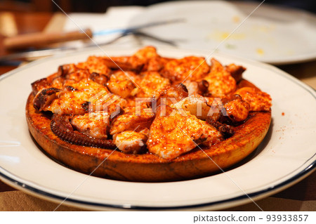 來自西班牙的加利西亞式章魚,Polvo a Feira 來自西班牙的加利西亞式章魚,Polvo a Feira 93933857