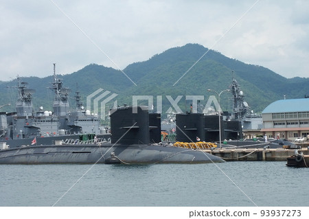Kure Port / Maritime Self-Defense Force [Kure City, Hiroshima Prefecture] 93937273