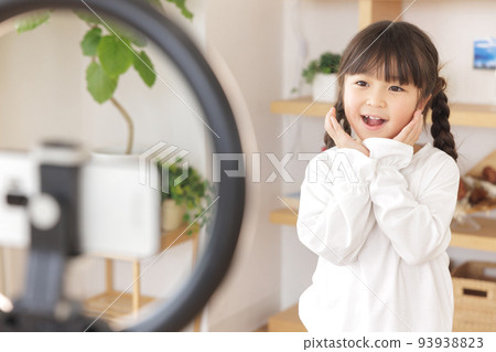 Girls who stream Kids YouTubers Girls who stream Kids YouTubers 93938823