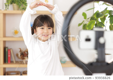 Girls who stream Kids YouTubers Girls who stream Kids YouTubers 93938826