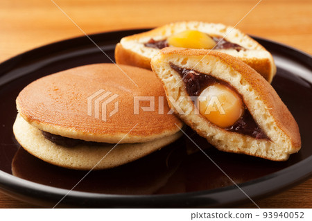 Chestnut Dorayaki 93940052