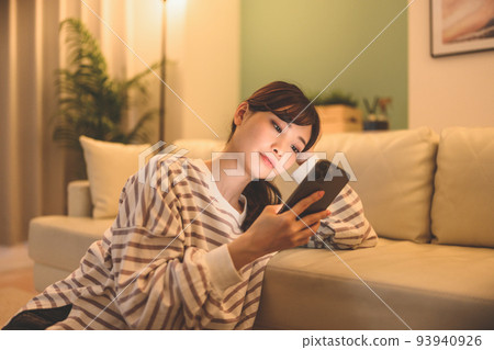 woman living alone woman living alone 93940926