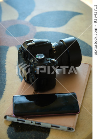 there are various electronic devices on the table there are various electronic devices on the table 93943713