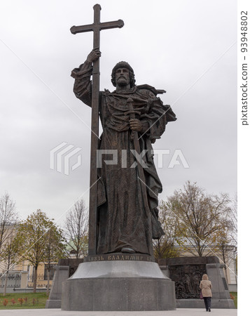 The monument to Prince Vladimir in Moscow 93948802