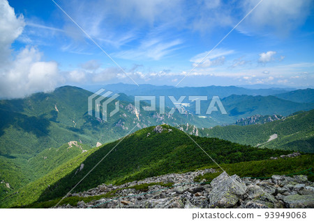 Oku-Chichibu in summer: Superb views from the main ridgeline (Kinpo, Asahi, Odaru) 93949068