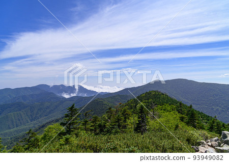 Oku-Chichibu in summer: Superb views from the main ridgeline (Kinpo, Asahi, Odaru) 93949082