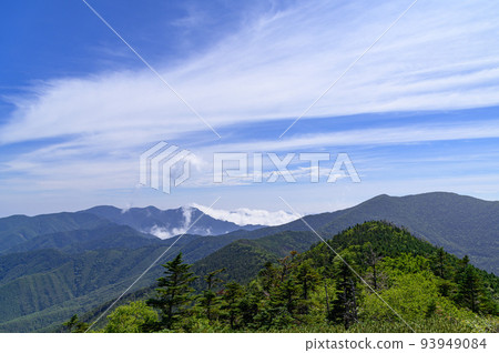 Oku-Chichibu in summer: Superb views from the main ridgeline (Kinpo, Asahi, Odaru) 93949084