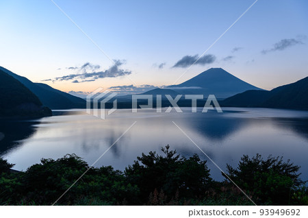 (Yamanashi Prefecture) Upside-down Mt. (Yamanashi Prefecture) Upside-down Mt. 93949692