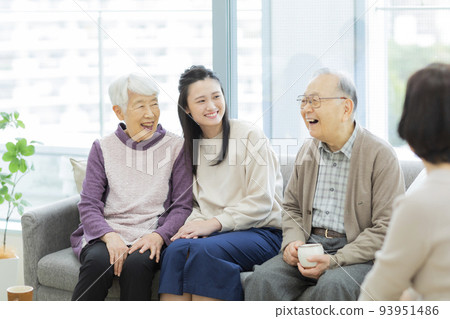 三代家庭孫子祖母祖父 93951486
