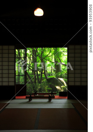 Fresh green scenery seen from a Japanese-style room (Tokyo Open Air Architectural Museum_Kaisui-an) 93953908