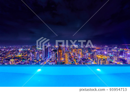 Night view of Phnom Penh, the latest Cambodian capital in 2022 93954713