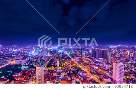 Night view of Phnom Penh, the latest Cambodian capital in 2022 Night view of Phnom Penh, the latest Cambodian capital in 2022 93954718