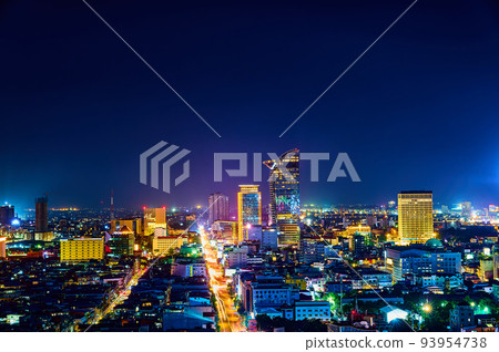 Night view of Phnom Penh, the latest Cambodian capital in 2022 93954738
