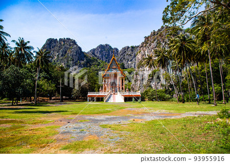 Wat Khao Daeng temple in Prachuap Khiri Khan, Thailand 93955916