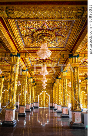 Wat Chantaram and Wat Tha Sung temple, Crystal Sanctuary 100 m long, in Uthai Thani, Thailand Wat Chantaram and Wat Tha Sung temple, Crystal Sanctuary 100 m long, in Uthai Thani, Thailand 93956013