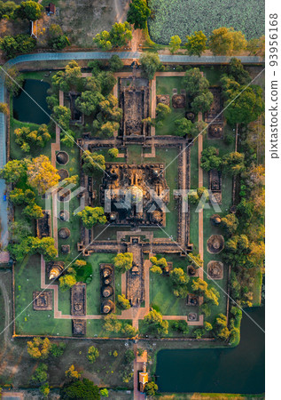Aerial view of Wat Phra Ram ruin temple in Phra Nakhon Si Ayutthaya, Thailand Aerial view of Wat Phra Ram ruin temple in Phra Nakhon Si Ayutthaya, Thailand 93956168