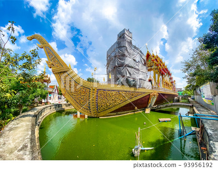 Wat Chalo boat temple on water in Nonthaburi, Thailand Wat Chalo boat temple on water in Nonthaburi, Thailand 93956192