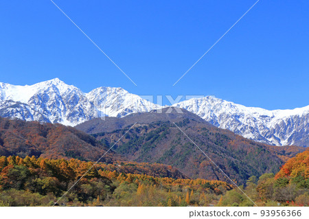 從白馬橋看到的信州白馬的秋天 白馬三山 從白馬橋看到的信州白馬的秋天 白馬三山 93956366