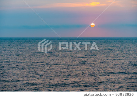 日禦崎的夕陽(島根縣出雲市) 日禦崎的夕陽(島根縣出雲市) 93958926