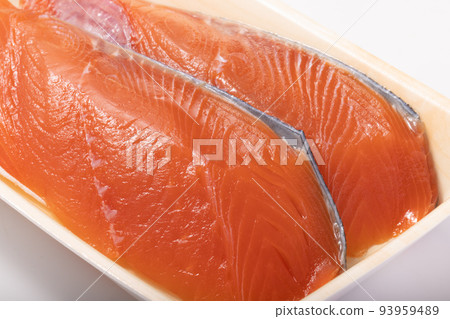 Autumn salmon (produced in Hokkaido) 93959489