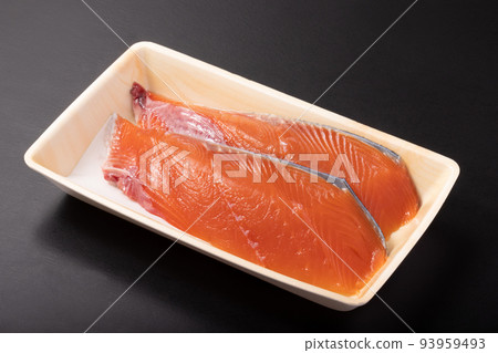 Autumn salmon (produced in Hokkaido) 93959493