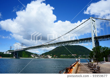 連接九州和本州的關門大橋 93959677