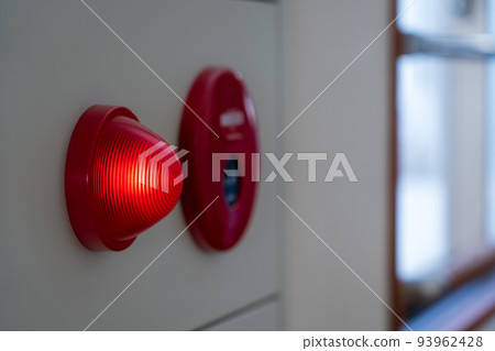 school fire alarm 93962428