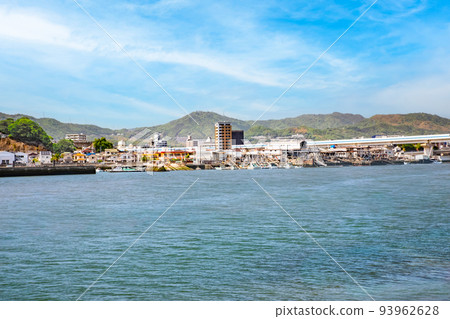 This is the scenery of Ebayama Park and Eba Minamicho. You can see the Ebayama Meteorological Museum and the Riverside Mansion. Hiroshima 93962628