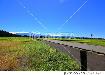 莊內平原的秋景 莊內平原的秋景 93964576