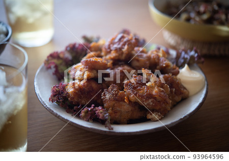 Fried chicken and highball Fried chicken and highball 93964596