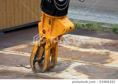 在建造場所的大工業起重機 在建造場所的大工業起重機 93966383