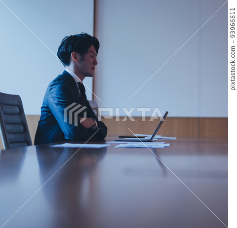 商業場景 三人行 93966811