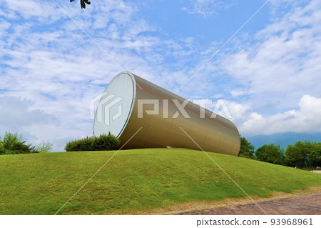 岡山縣勝田區凪町凪現代美術館圓柱形建築 岡山縣勝田區凪町凪現代美術館圓柱形建築 93968961