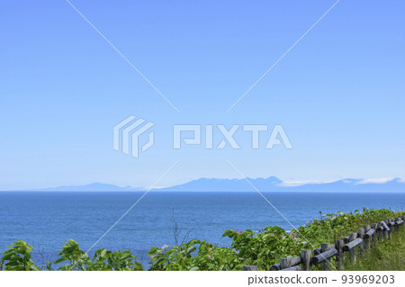 從能登岬眺望鄂霍次克和知床 93969203