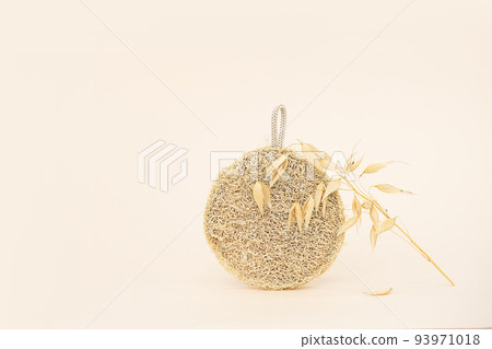 Ecological loofah sponge, biodegradable scrub pad. Zero waste household product. Ecological loofah sponge, biodegradable scrub pad. Zero waste household product. 93971018