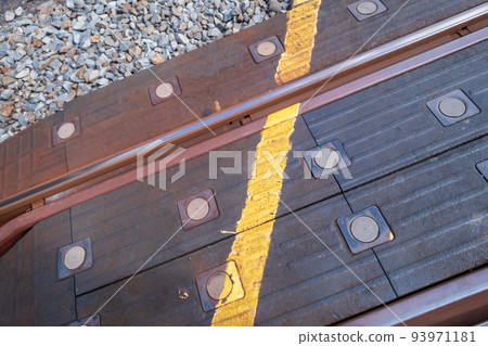 踪跡 足跡 跑道 93971181