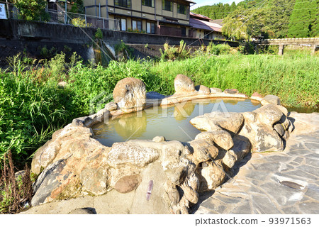 大分縣竹田市的長湯溫泉蟹浴 芹川碳酸泉 雷文溫泉長湯 大分縣竹田市的長湯溫泉蟹浴 芹川碳酸泉 雷文溫泉長湯 93971563
