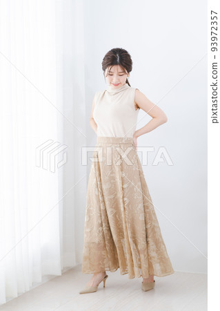 portrait (young woman portrait (young woman 93972357