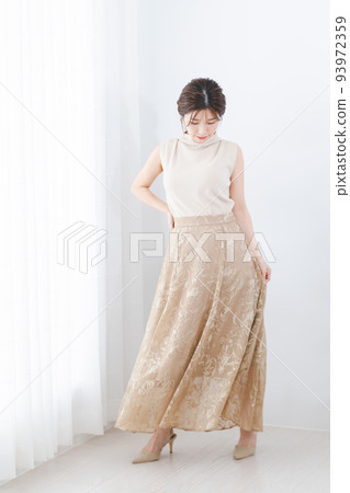 portrait (young woman portrait (young woman 93972359