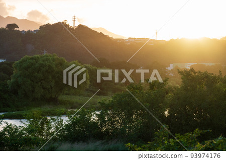 夕陽與相模川的風景 夕陽與相模川的風景 93974176