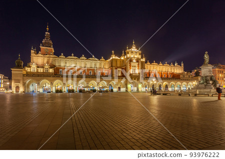 Old town square in Krakow at night, Poland. St. Marys Basilica Old town square in Krakow at night, Poland. St. Marys Basilica 93976222