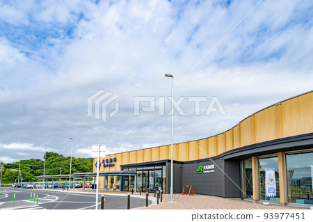 Michi-no-Eki Otani Kaigan Hamanasu Station Closest station to the best beach in Japan Abandoned due to discontinuation of railway business 93977451