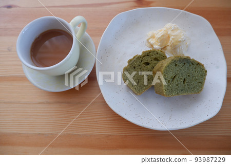 Milk tea and matcha cake Milk tea and matcha cake 93987229