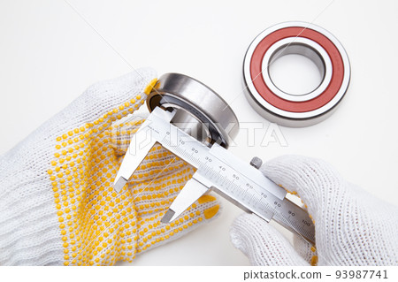 Measurement work of the inner diameter of the bearing (bearing) 93987741