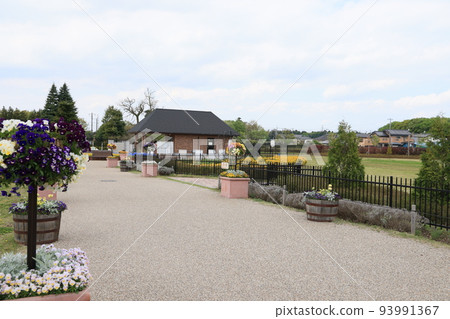 Scenery of Andersen Park Lawn Square in Funabashi City 93991367