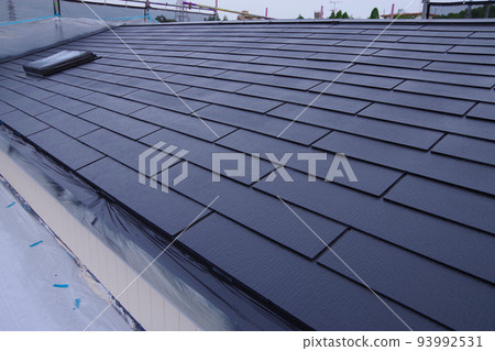 Slate roof tiles, detached house painting, roof painting, construction site, house with scaffolding, painting work, scaffolding, housing construction, curing Slate roof tiles, detached house painting, roof painting, construction site, house with scaffolding, painting work, scaffolding, housing construction, curing 93992531