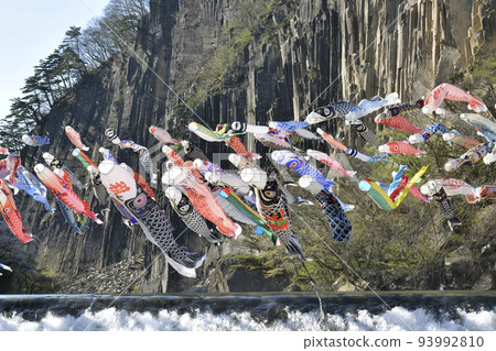 Streamers of carp streamers in Zaimokuiwa Park (Shiroishi City, Miyagi Prefecture) Streamers of carp streamers in Zaimokuiwa Park (Shiroishi City, Miyagi Prefecture) 93992810